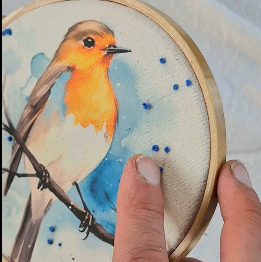 Quadro com detalhes bordados - Pássaro na neve PAS0128B