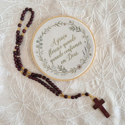 Quadro Frases de Fé - A graça floresce quando confiamos em Deus