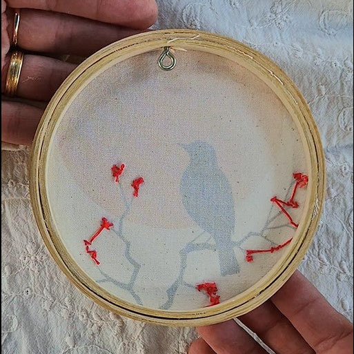 Quadro com detalhes bordados - Pássaro Por do sol PAS0232B
