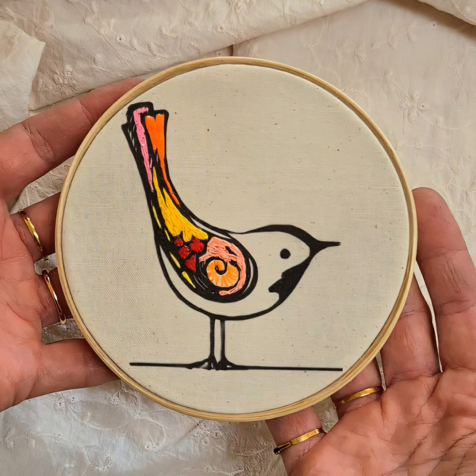 Quadro com detalhes bordados - Pássaro colorido PAS0241B