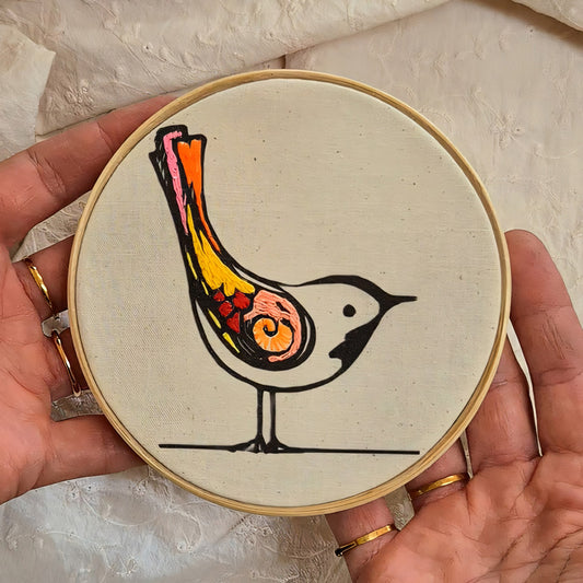 Quadro com detalhes bordados - Pássaro colorido PAS0241B