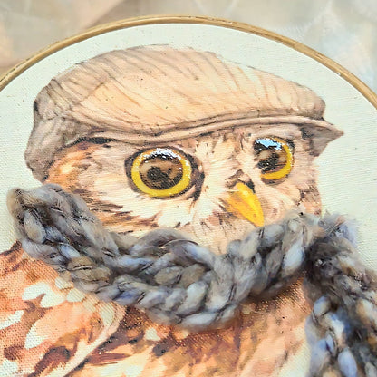 Quadro com detalhes bordados - Coruja inglesa PAS0011B